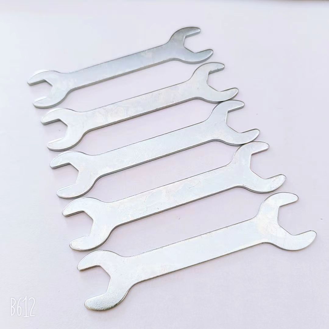 Manufacturer's double-ended open-end wrench, iron sheet stamping dual-purpose fixed wrench, fork wrench, simple double-ended open-end wrench Application Scenario