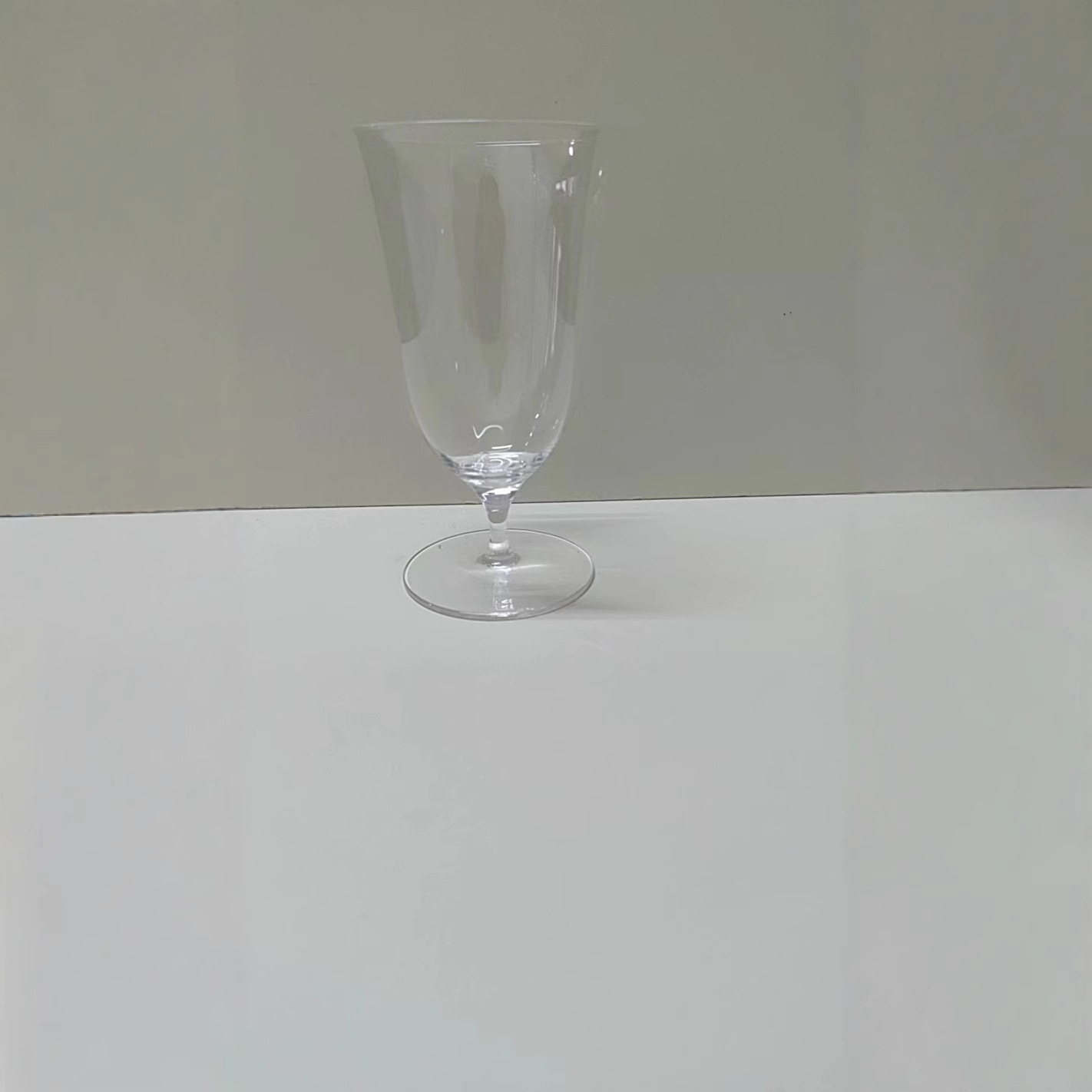 New Japanese cocktail cup, short leg ice hockey ball, Martini creative coffee sweet wine glass, glass water cup details Picture