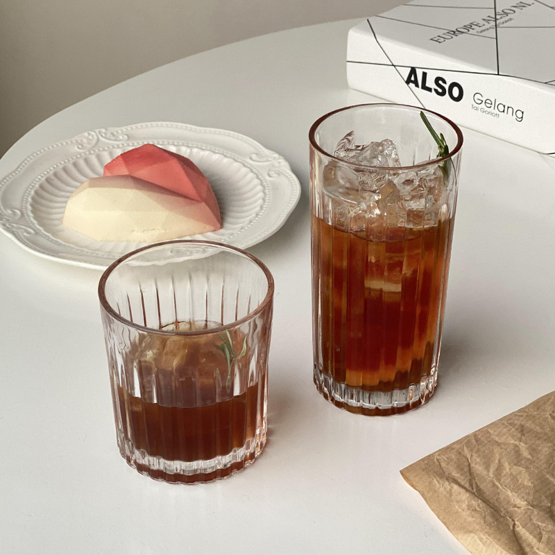 Ins-style cafe, American iced latte coffee cup, cold brew mocha, retro striped glass cup, whisky glass cup full figure