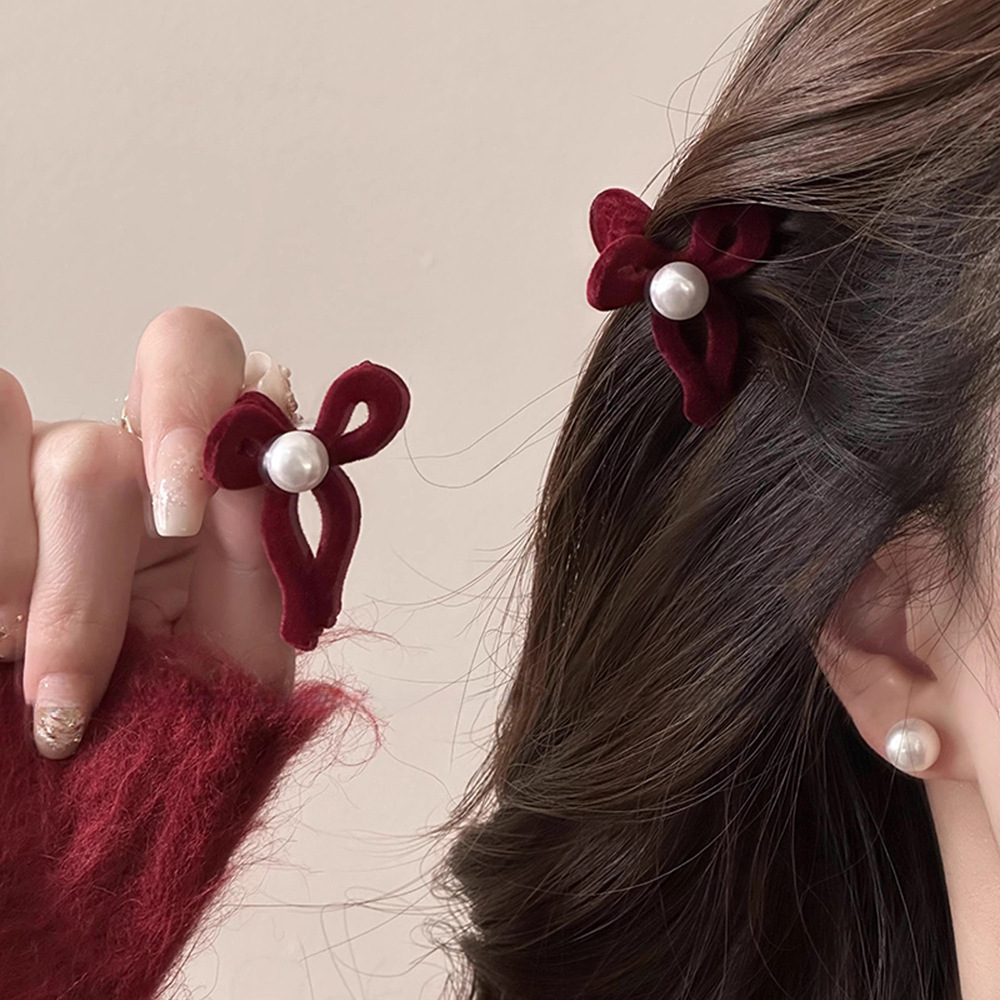 Velvet bow with pearl hairpin, small, high-end style bow hairpin for women, new spring and summer style, cute side clip full figure