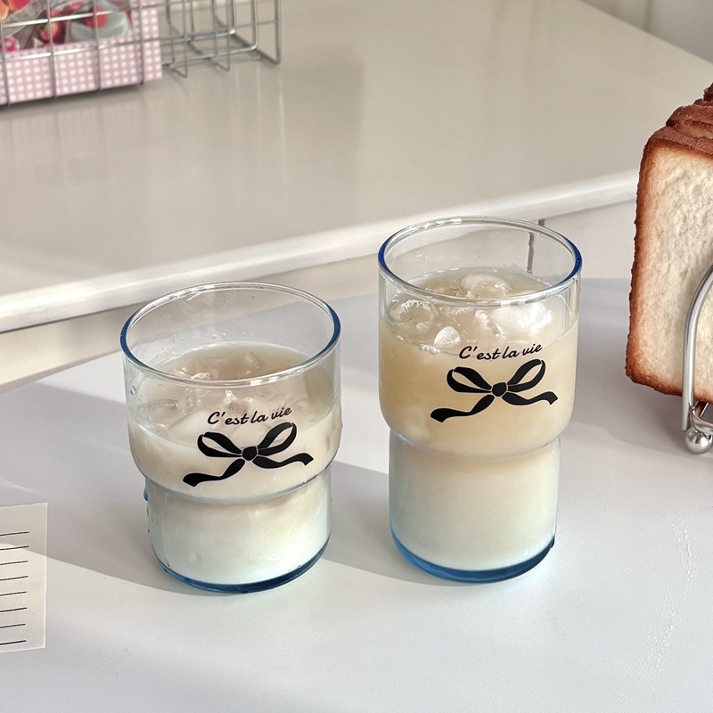 Homemade Ins-style blue bow glass cups, niche water cups, coffee cups, breakfast home glass cups, cute Application Scenario