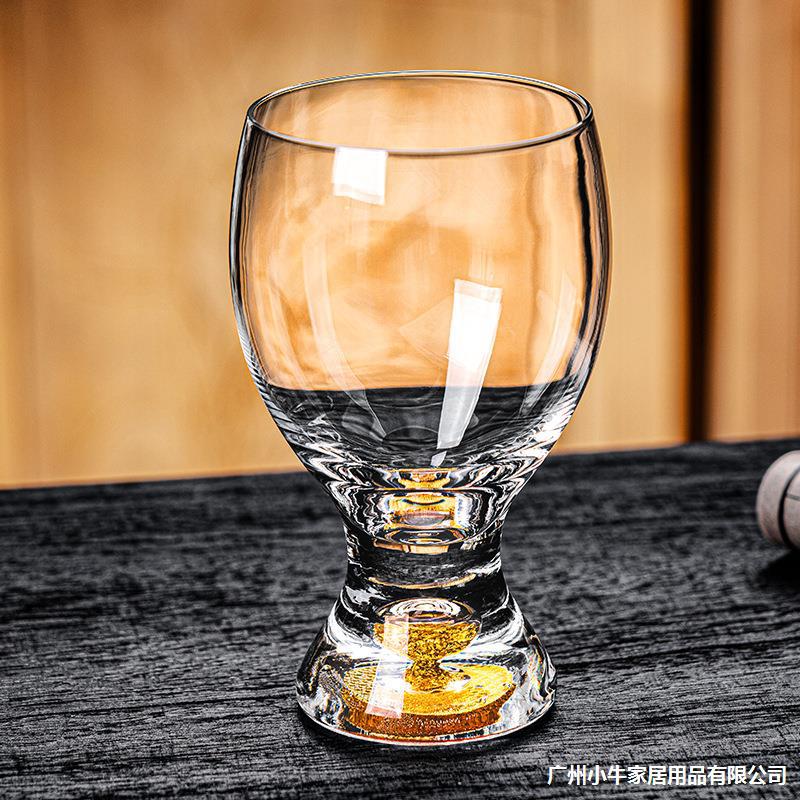 High-end glass beer mugs, home craft wheat draft beer cups, hotel ktv light luxury gold foil cold drink cups Application Scenario