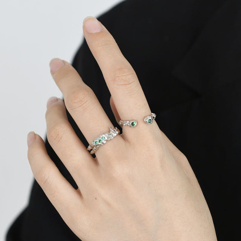 A niche design of green zircon with an irregular and trendy French texture, an open ring for women in a cold style on Instagram Specification drawing