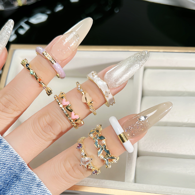 【 Fairy Tale on Fingertips 】 Colorful Enamel oil Drip butterfly Opening ring, a unique and high-end design for women Application Scenario