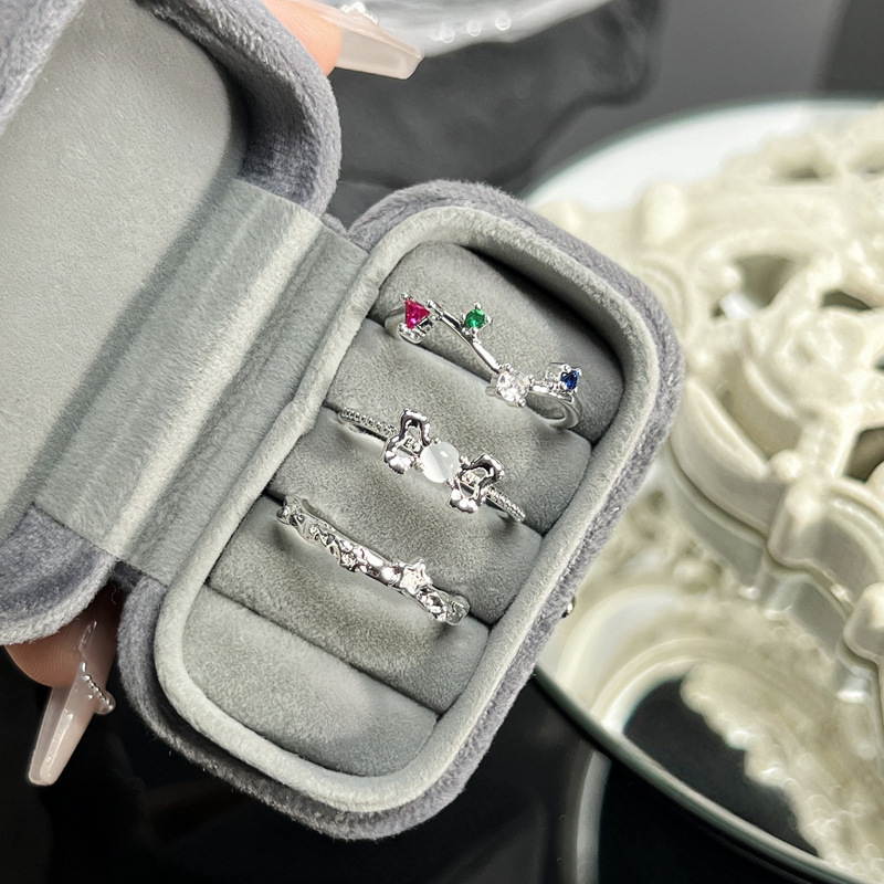 Korean style Instagram niche design sweet color diamond ring, a cold and elegant bow ring for women, autumn and winter accessories Application Scenario