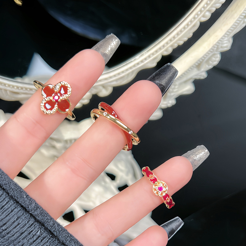 A new type of sweet flower drip glaze ring from Europe and America, a red Ankela women's index ring with a fashionable and high-end look Application Scenario