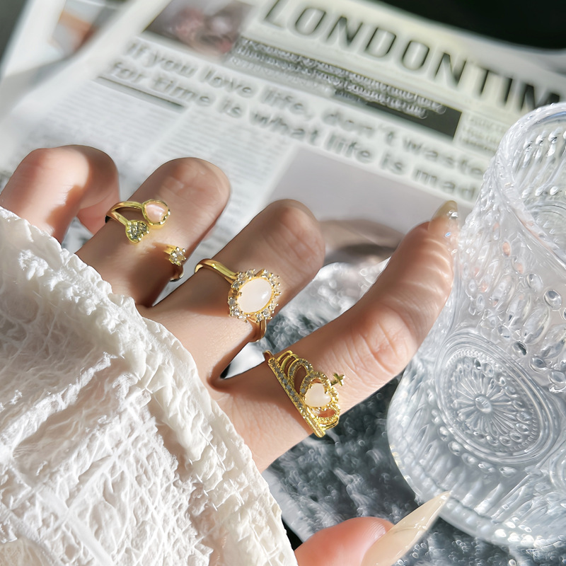 A niche, high-end, light luxury, individual crown cat's eye open ring, feminine charm, Hong Kong style, versatile, layering ring trend details Picture