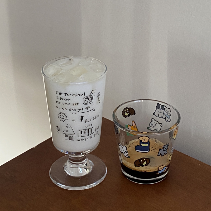 Chinese-style homemade simple line graffiti tall and glass cups, retro and elegant large-capacity water cups and juice cups Application Scenario