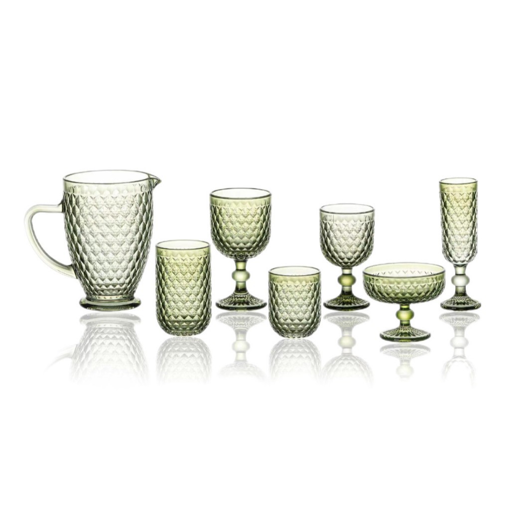 Factory direct sales of European-style crystal diamond original color glass cups, wine glasses, champagne cups, ice cream bowls, hotel household utensils Application Scenario