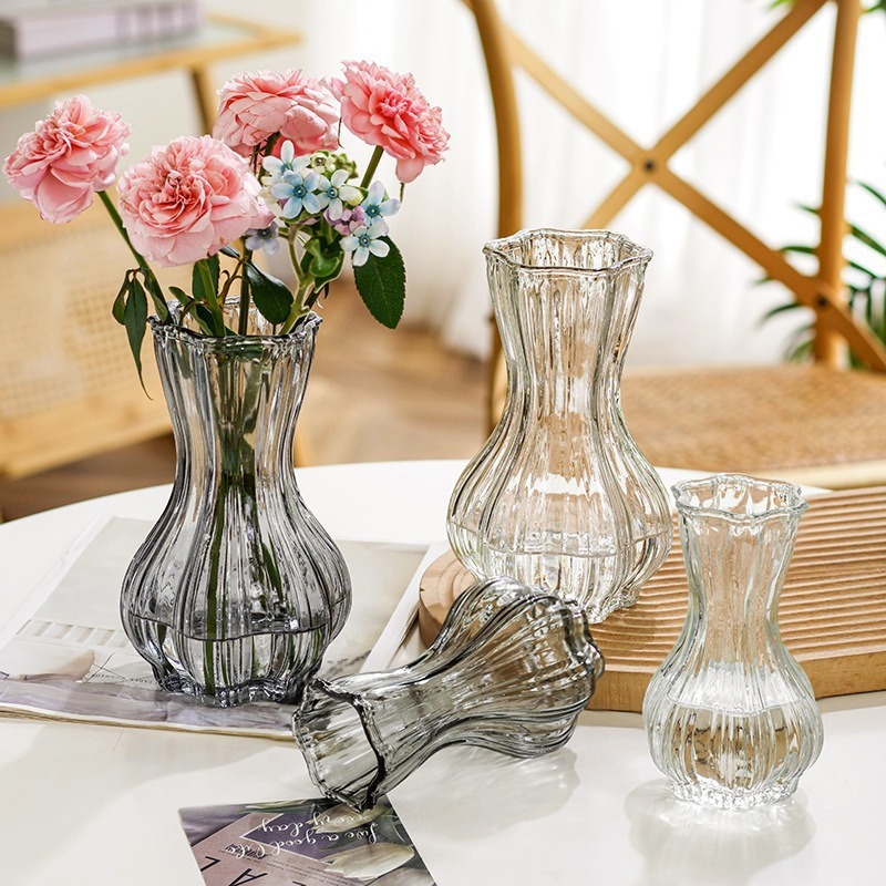 Wholesale of popular Instagram flower arrangement ornaments, retro vases, glass, fresh flowers, lucky bamboo, hydroponic Nordic glass vases details Picture