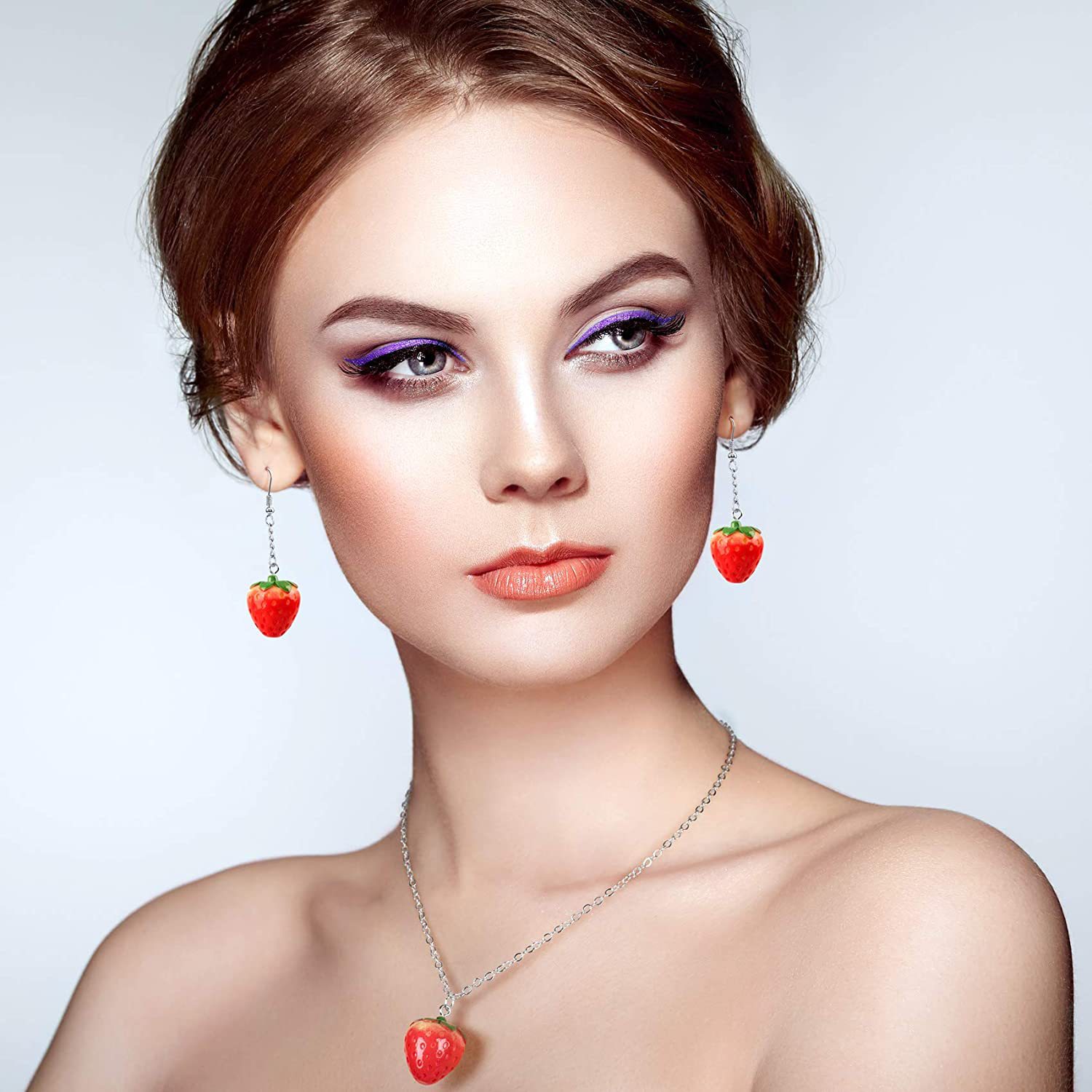 diy jewelry resin accessories, simulation three-dimensional strawberry pendants, earrings, necklaces, materials, keychains, pendants wholesale Application Scenario