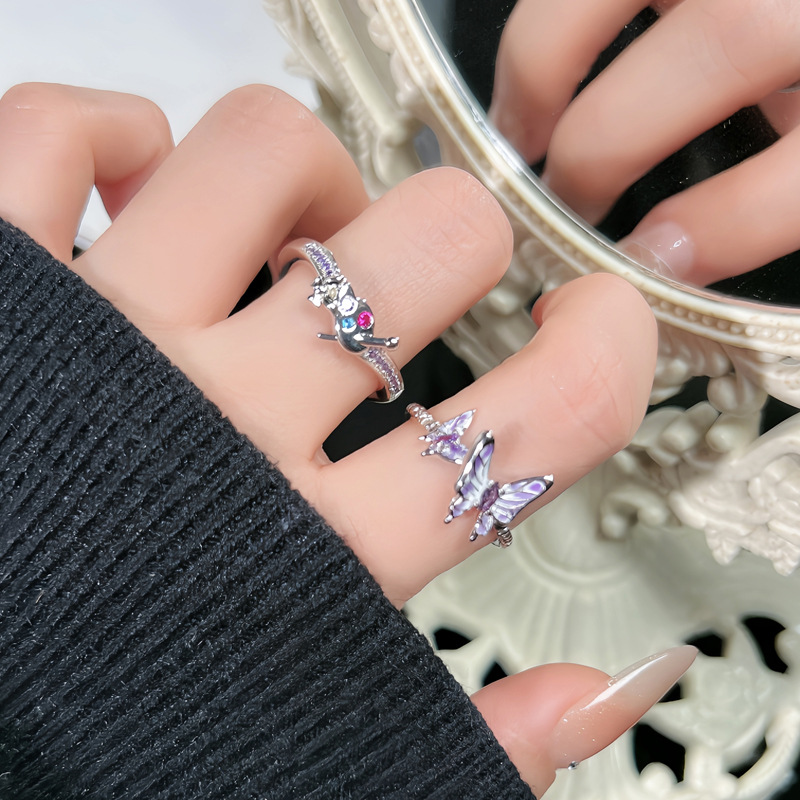The simple, sweet and cool purple gradient double butterfly ring is a unique design for women with a distinctive color diamond style. It's a layered ring full figure