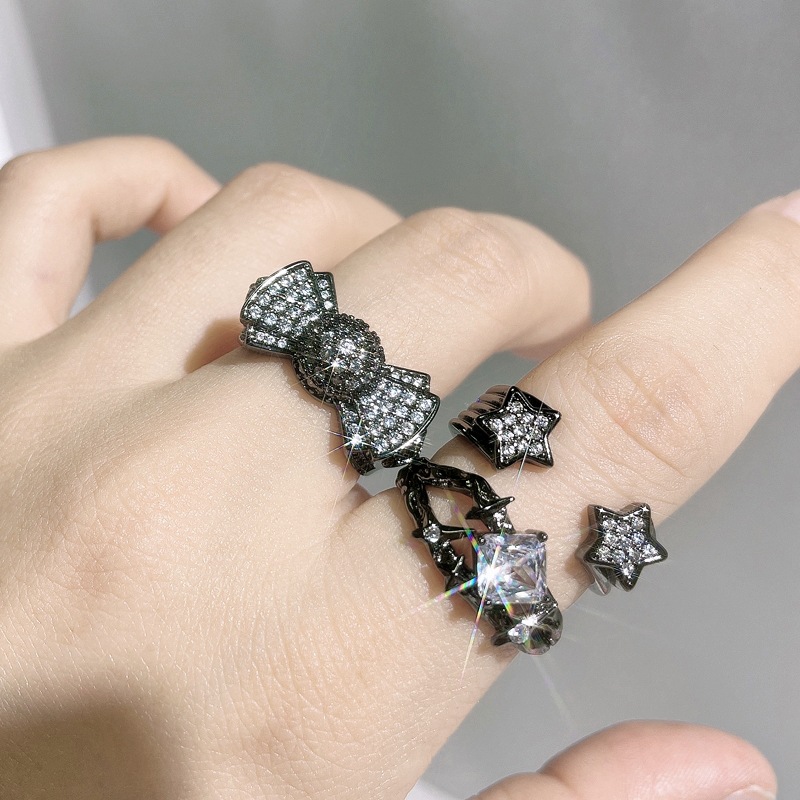 European and American punk retro dark star-shaped opening ring bow, a niche full-diamond light luxury and cool style index finger ring Application Scenario