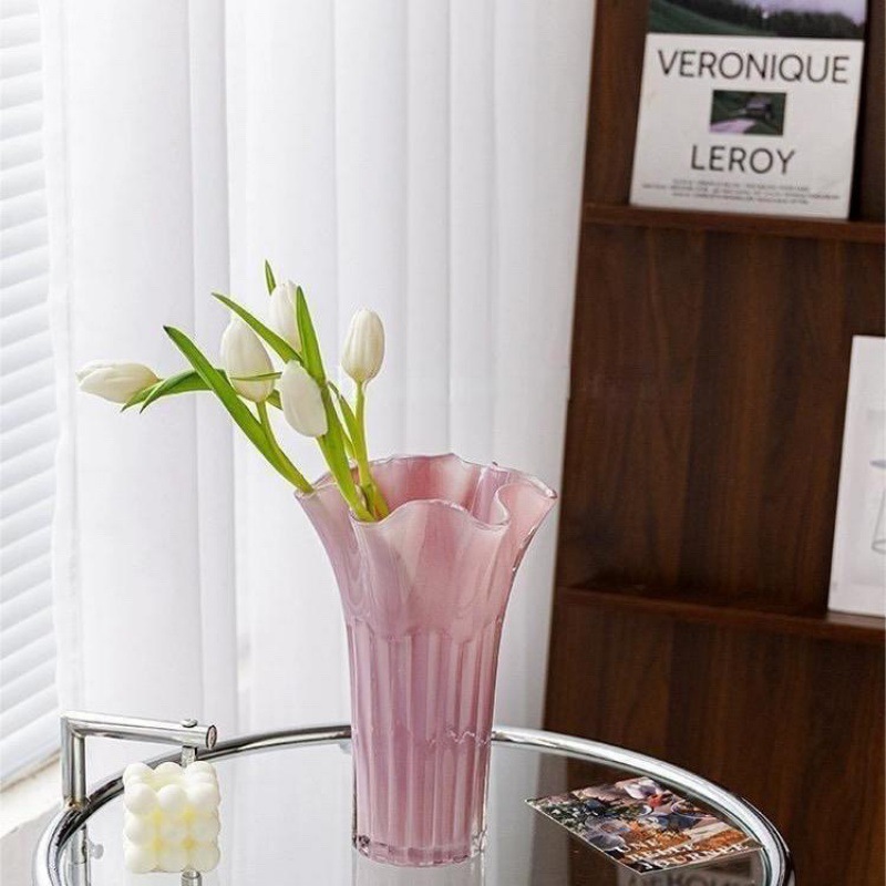 Nordic modern minimalist style creative cabbage vases, simple living room dining table flower arrangement vases, home glass soft decoration Application Scenario