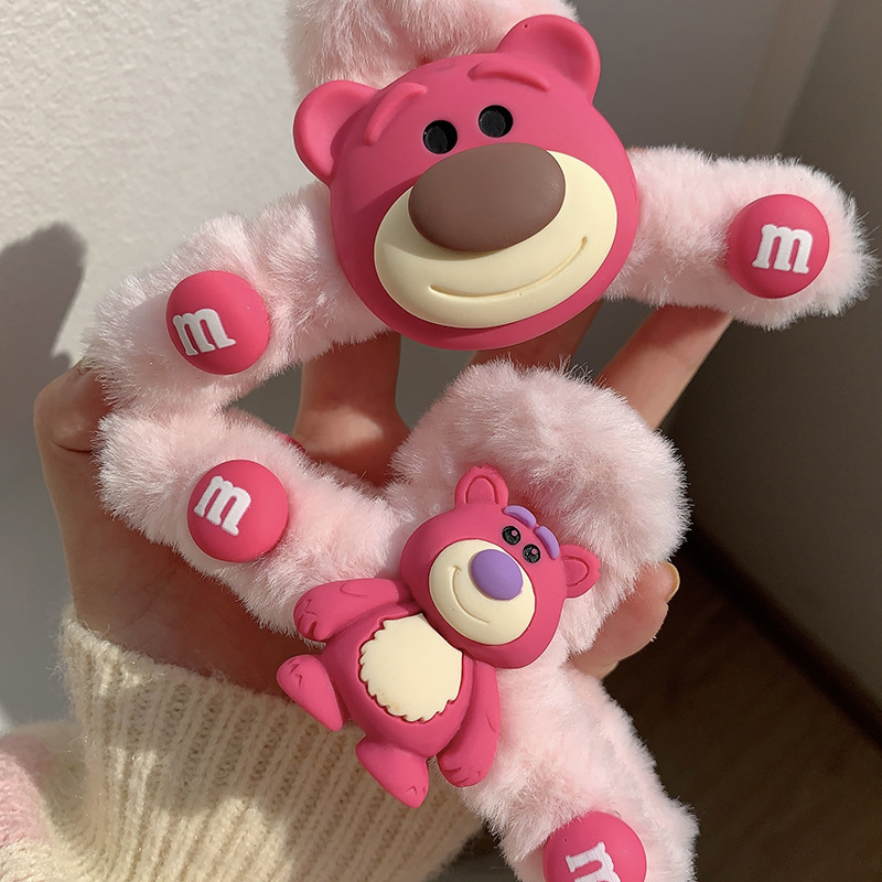 Strawberry bear, cute plush grappling clip, popular hairpin, large shark clip at the back of a woman's head, hairpin clip, hair accessory, headwear full figure