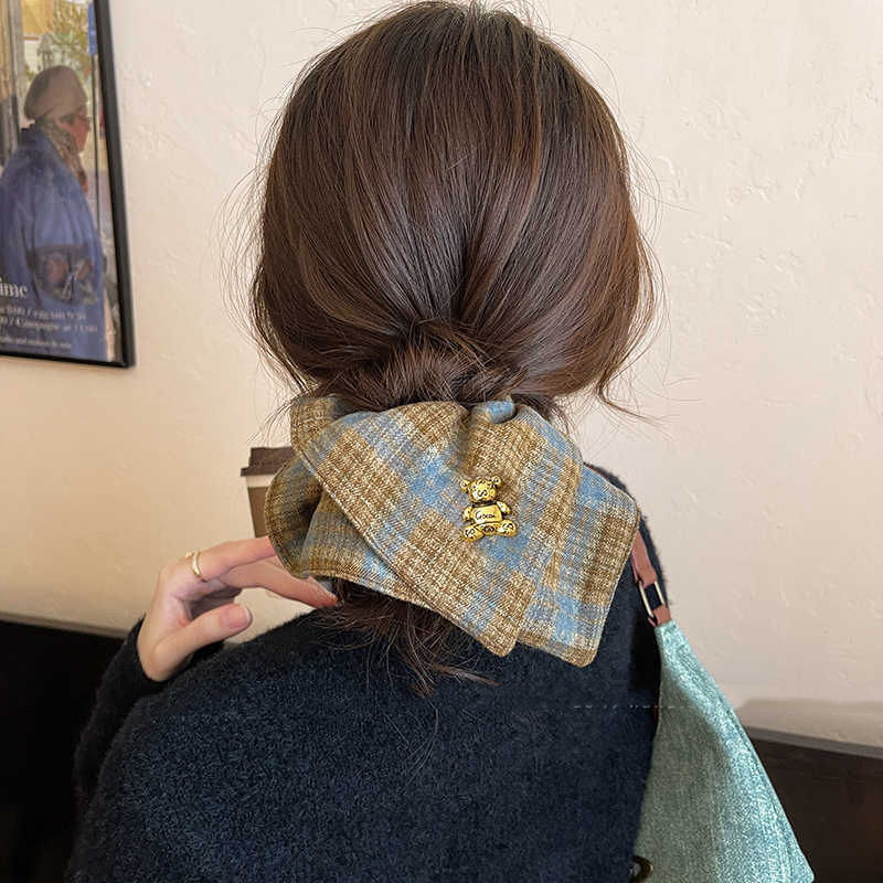 Korean-style large intestine hair band, women's high-end look, oversized bun hair tie, hair band, Internet celebrity, 2025 new style hair tie Application Scenario