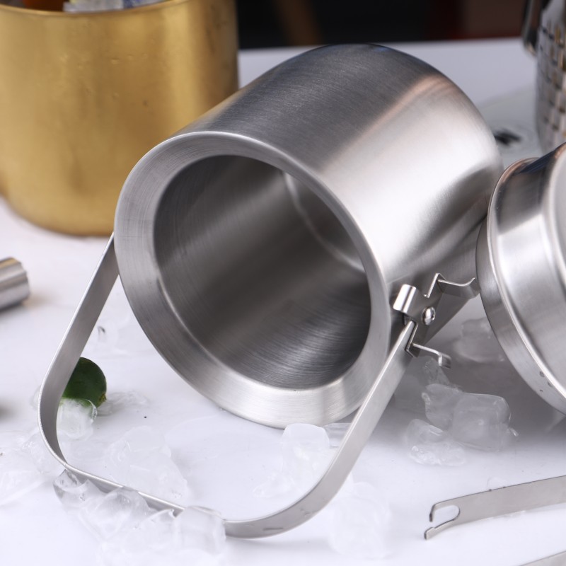Stainless steel thickened ice bucket, KTV and bar supplies, champagne bucket, commercial ice cube granule bucket, creative beer and wine bucket Application Scenario