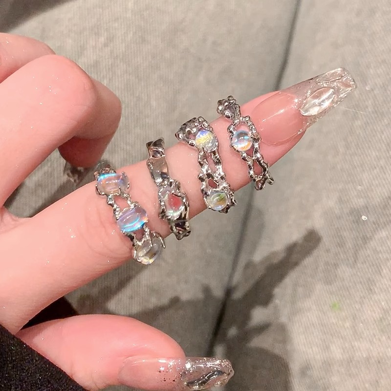 Retro moonstone ring, a niche design for women with a high-end feel, opal plain ring, a fashionable tail ring and a new food ring full figure
