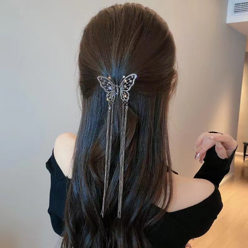 The elegant, diamond-shaped, butterfly-shaped long tassel hair clip, the half-tied ponytail hair clip at the back of the female head, and the high-end shark clip full figure
