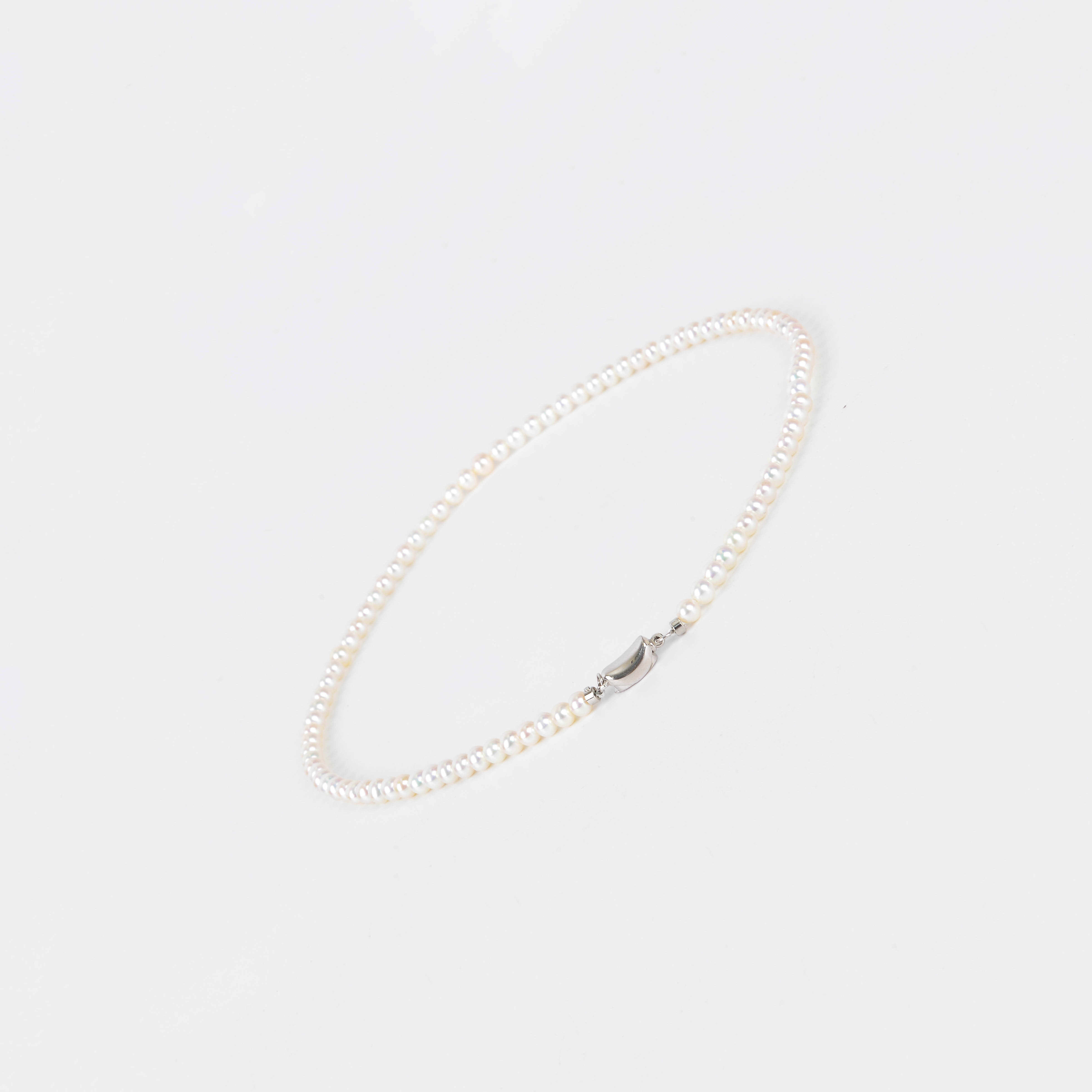 Natural freshwater pearl necklace, 925 silver bow buckle, French light luxury, niche and high-end accessory necklace Application Scenario
