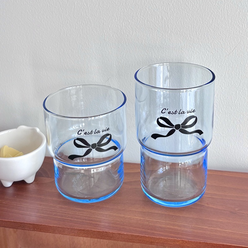 Homemade Ins-style blue bow glass cups, niche water cups, coffee cups, breakfast home glass cups, cute Specification drawing