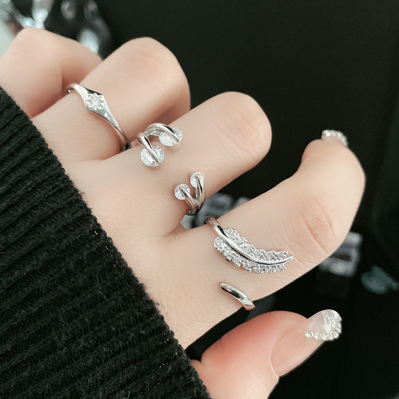 This elegant and versatile, slightly set, light luxury open ring is designed in a cold and fashionable style for women on Instagram. It features a simple and unique design details Picture