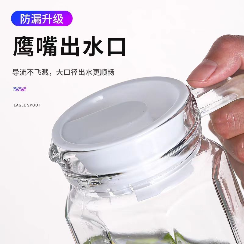 Cold water kettle, glass cold water kettle, household thickened kettle with handle, restaurant juice and beverage large-capacity duckbill kettle Application Scenario