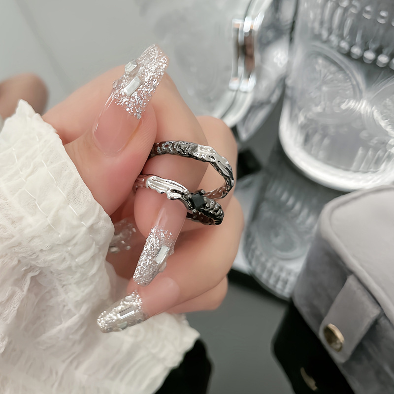 Dark and unique style pleated texture color-blocked open ring, punk gender-neutral style couple rings, versatile and trendy accessories details Picture