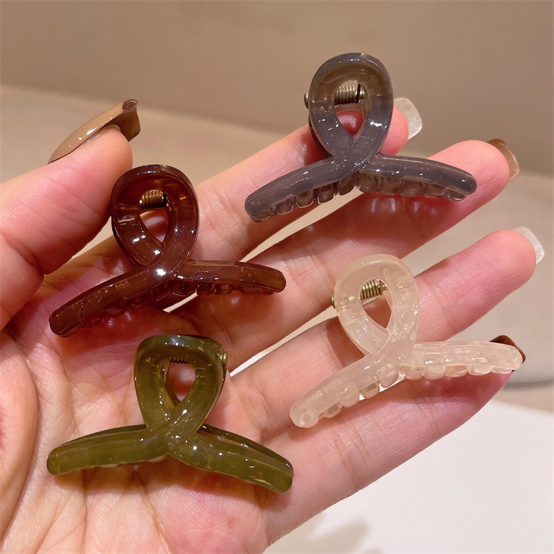 Korean-style versatile small grab clip, half hair clip at the back of the head, side bangs clip for little girls, small accessories, hair accessories and headwear full figure