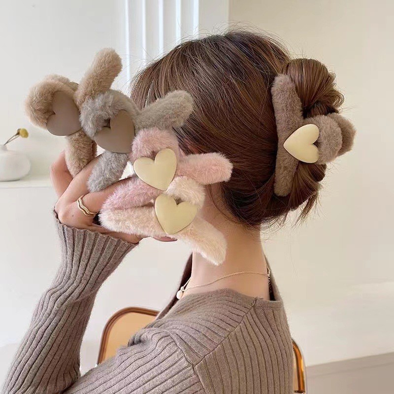 Autumn and winter love plush hair clips, furry hair clips, Korean cute back head updo hair clips, large hair clips, shark clips details Picture
