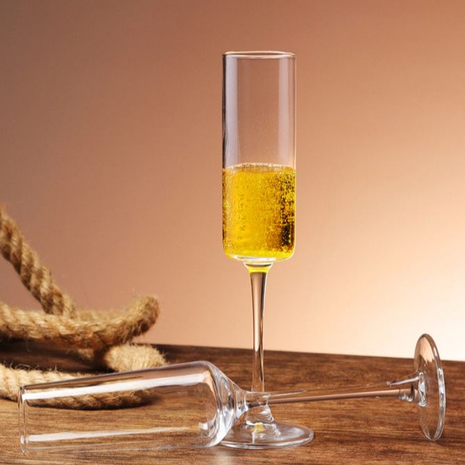 Crystal glass sparkling wine glasses, tall champagne glasses, glass cups, factory direct sales, white wine glasses, cocktail glasses Application Scenario