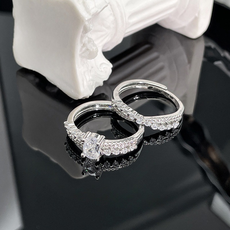 This elegant, fully diamond-studded, slightly sparkling, sweet, cool, and light luxury open-top ring is a niche design for women on Instagram. It's a friend ring with a cold style Application Scenario