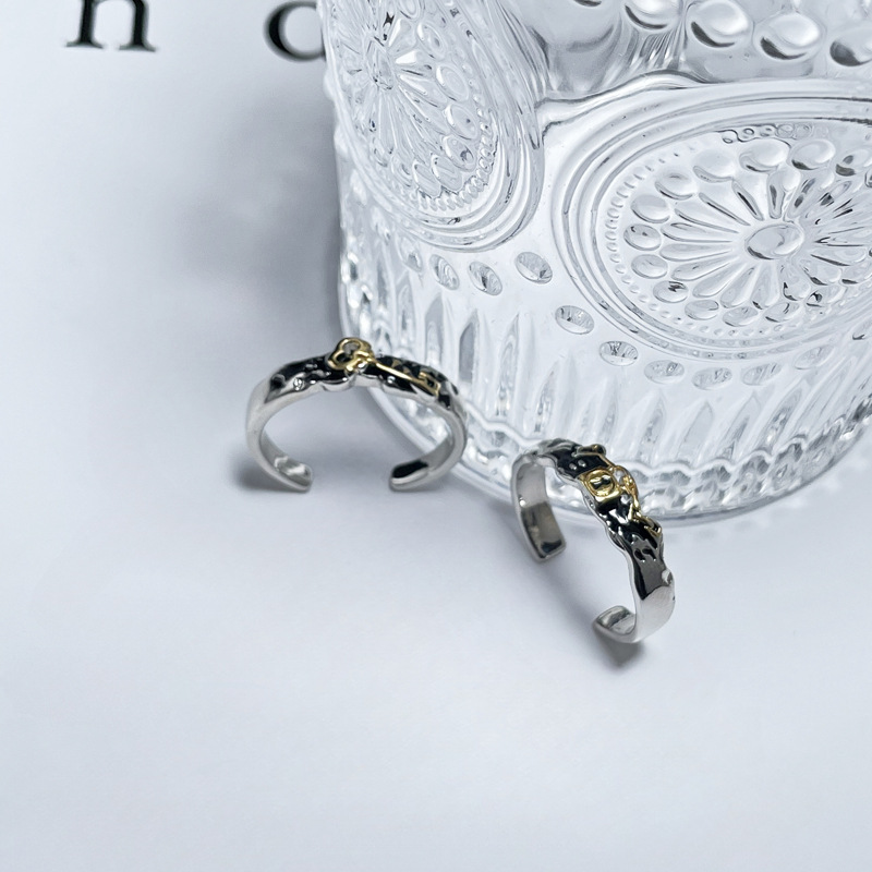 Niche design, personalized key couple rings, women's irregular texture, fashionable, simple and high-end punk ring trend Application Scenario