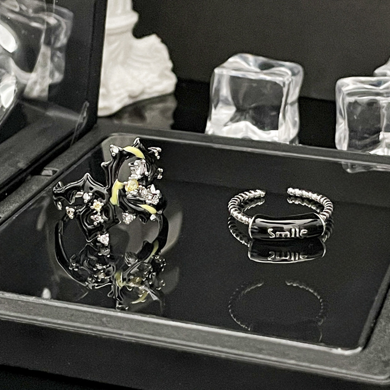 Sweet, cool, dark, fashionable, simple letter drip glaze open ring for women, thorny, unique and niche design, cold style ring Specification drawing