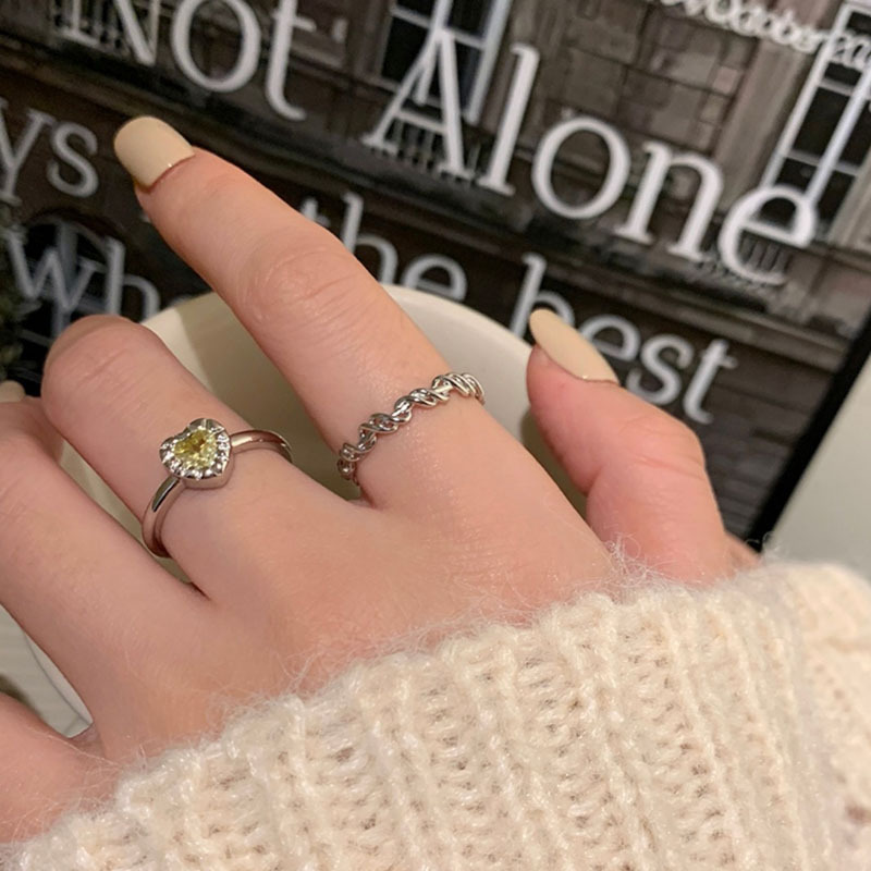 Heart-shaped yellow diamond zircon open ring, a niche design for women, exudes a sense of high-end fashion and individuality, and is a simple and stylish ring that follows the ins trend full figure