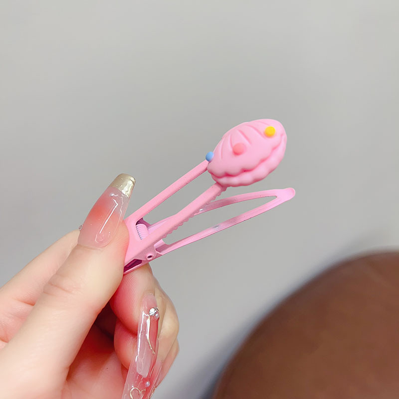 New Korean version children's cute cartoon hair clips, duckbill clips, girl side clips, bangs clips, baby hair accessories and head accessories Application Scenario