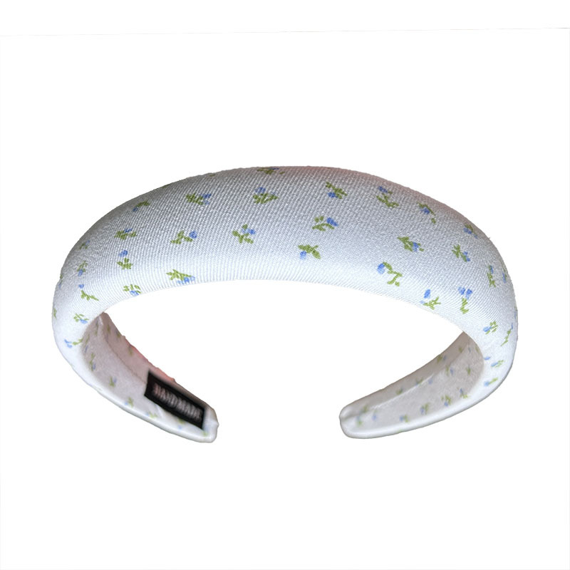 It's hard to please Zhang Ruonan and Wen Yifan with the same white floral headband for women. The new 2025 high top hairband is versatile and can be used to press the hair Item Picture