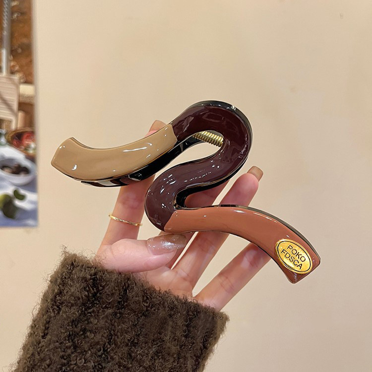 French minimalist color-blocking hair clip, large wavy line grab clip, high-end gold label shark clip, back head plate hair clip details Picture