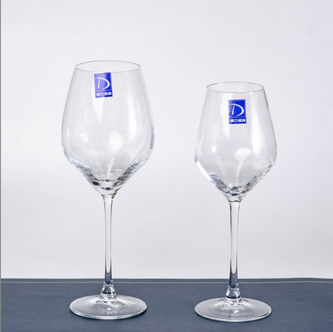 Deli red wine glass set, home crystal glass wine glass, light luxury decanter, glass holder, wine ware, tall glass full figure