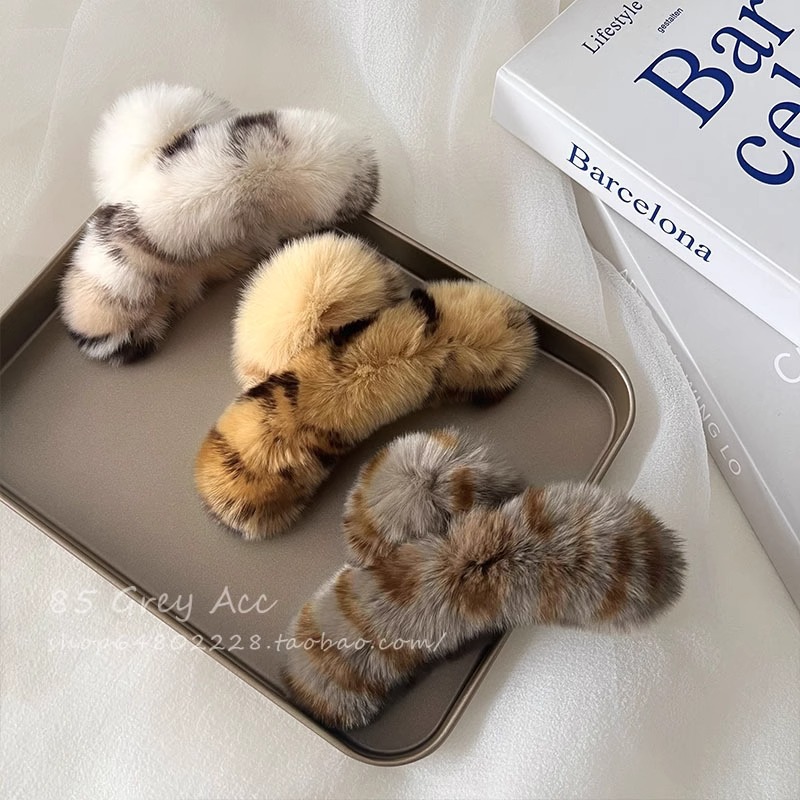 French genuine rex rabbit fur leopard print hair clips, retro fur grab clips, high-end feel, plush shark clips, large size, abundant hair volume full figure