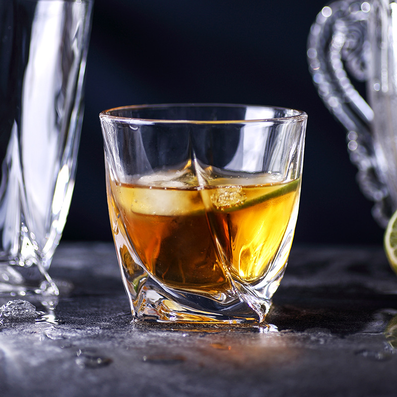 Wholesale sets of creative crystal glass twisted glass cups, thick-bottomed geometric glass wine glasses, juice glasses and whisky sets Specification drawing