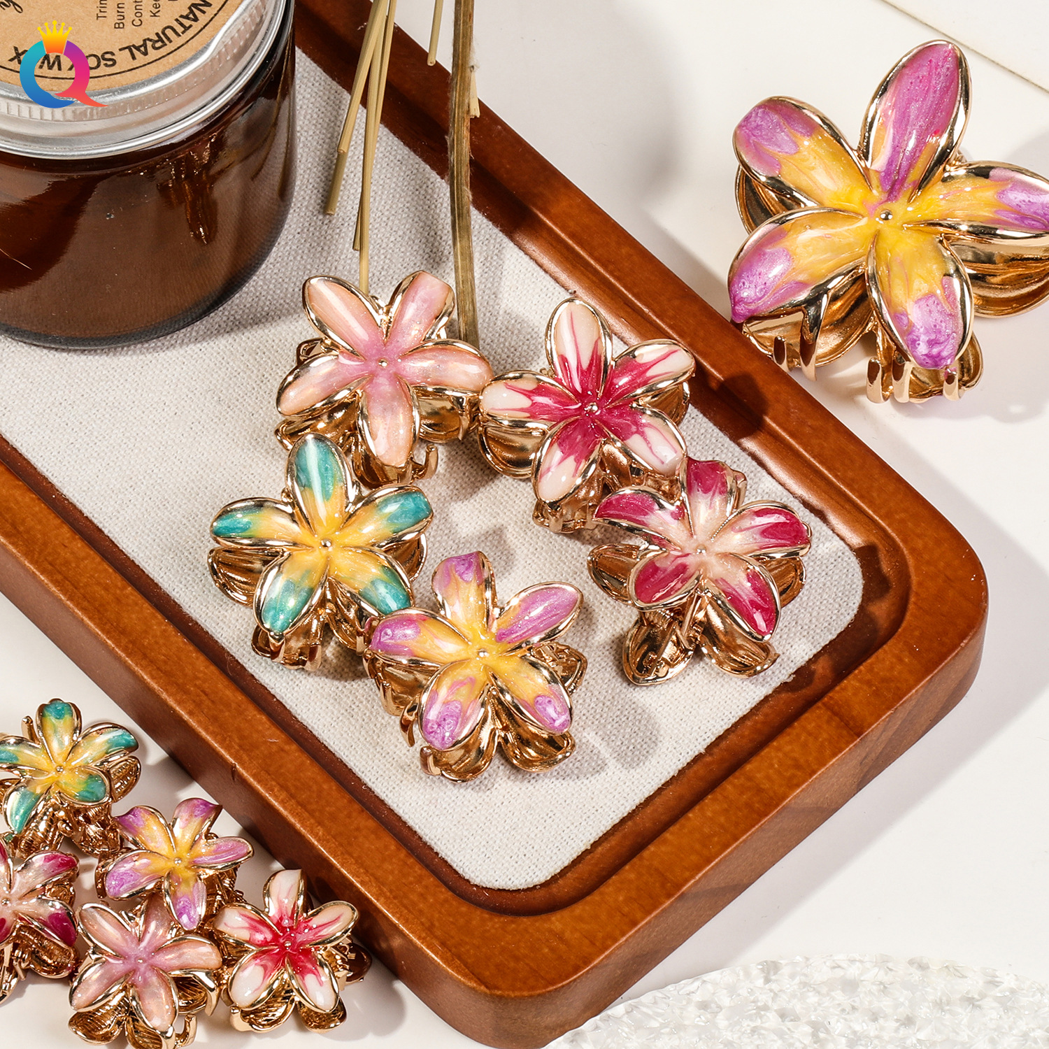 Qiyue Cross-border High-end flower metal gripper, fashionable frellia flower hair clip, back of the head updo hair gripper wholesale Application Scenario