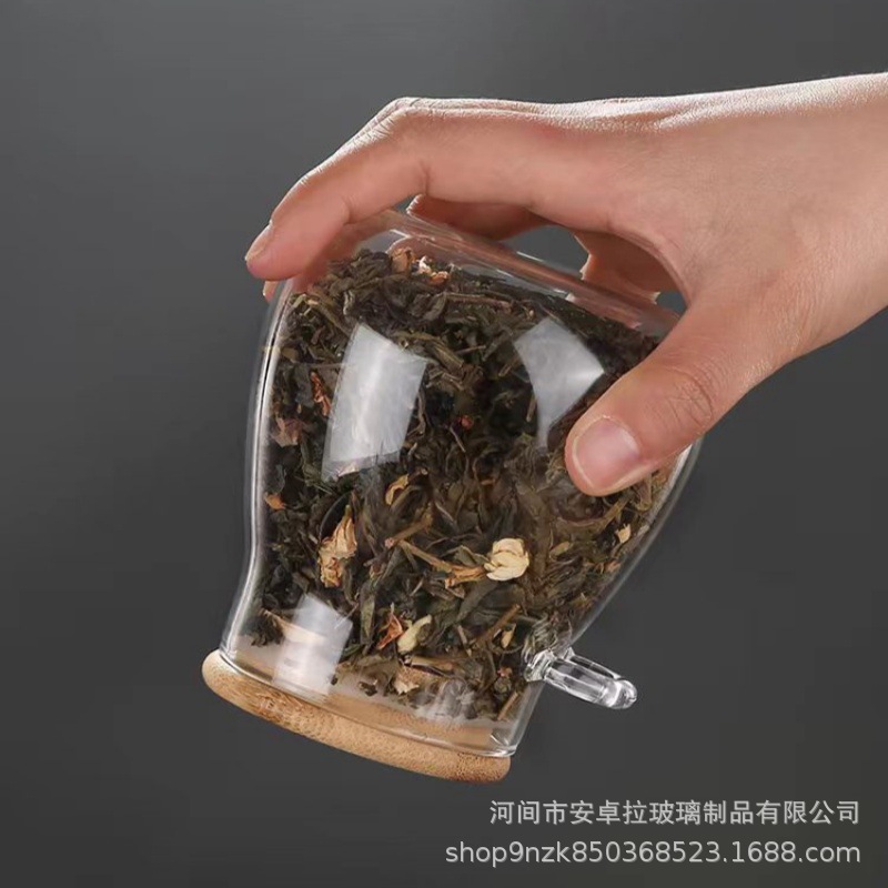 Customized large-capacity glass storage jars with LIDS, spoons, household five-grain storage, flower and tea jars, seasoning jars Application Scenario
