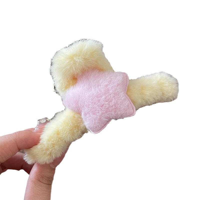 Plush five-pointed star hair clip for women, y2k Dopamine star duckbill clip, furry hair clip, ins side bangs clip hair accessory Item Picture