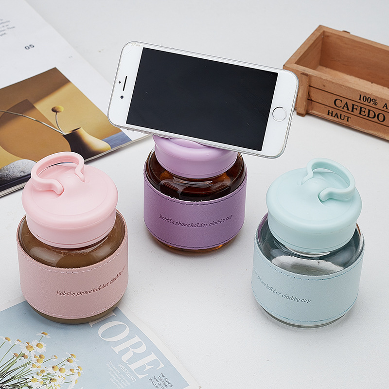 High-appearance-level mobile phone stand, chubby cup, heat-insulating handle water cup, mini cute portable milk cup, beverage cup Application Scenario