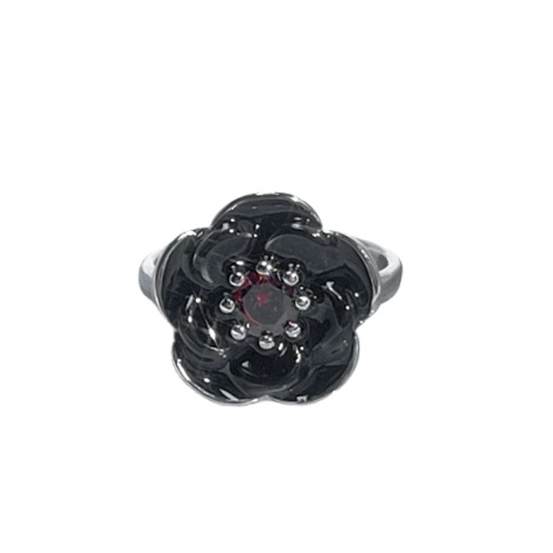 This is a dark and stylish open-top ring with a unique European and American style. It is a fashionable and light luxury index ring for women on Instagram Item Picture