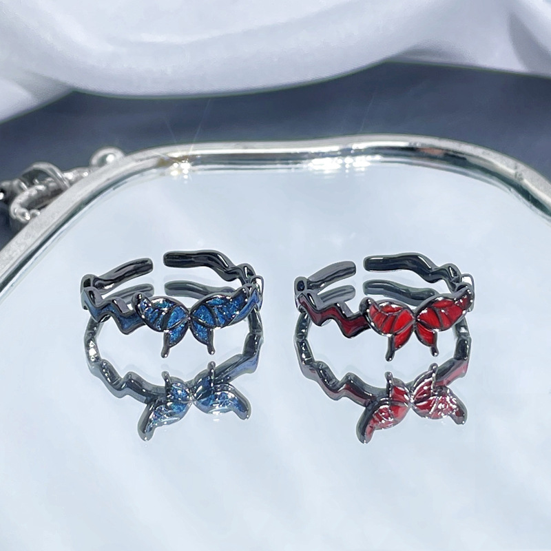 Dark retro butterfly opening ring, a niche design for women, light luxury style, punk hot girl personality, index finger ring trend details Picture