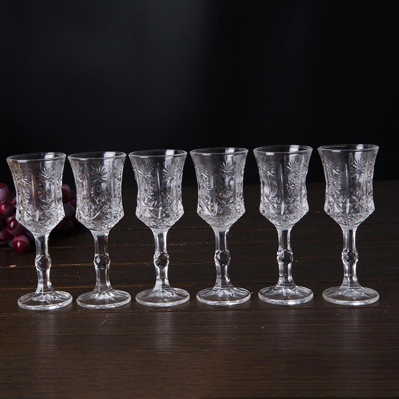 New high-footed juice cup, ice cream bowl, salad cup, creative chicken-tail cup, sunflower transparent glass wine glass Application Scenario