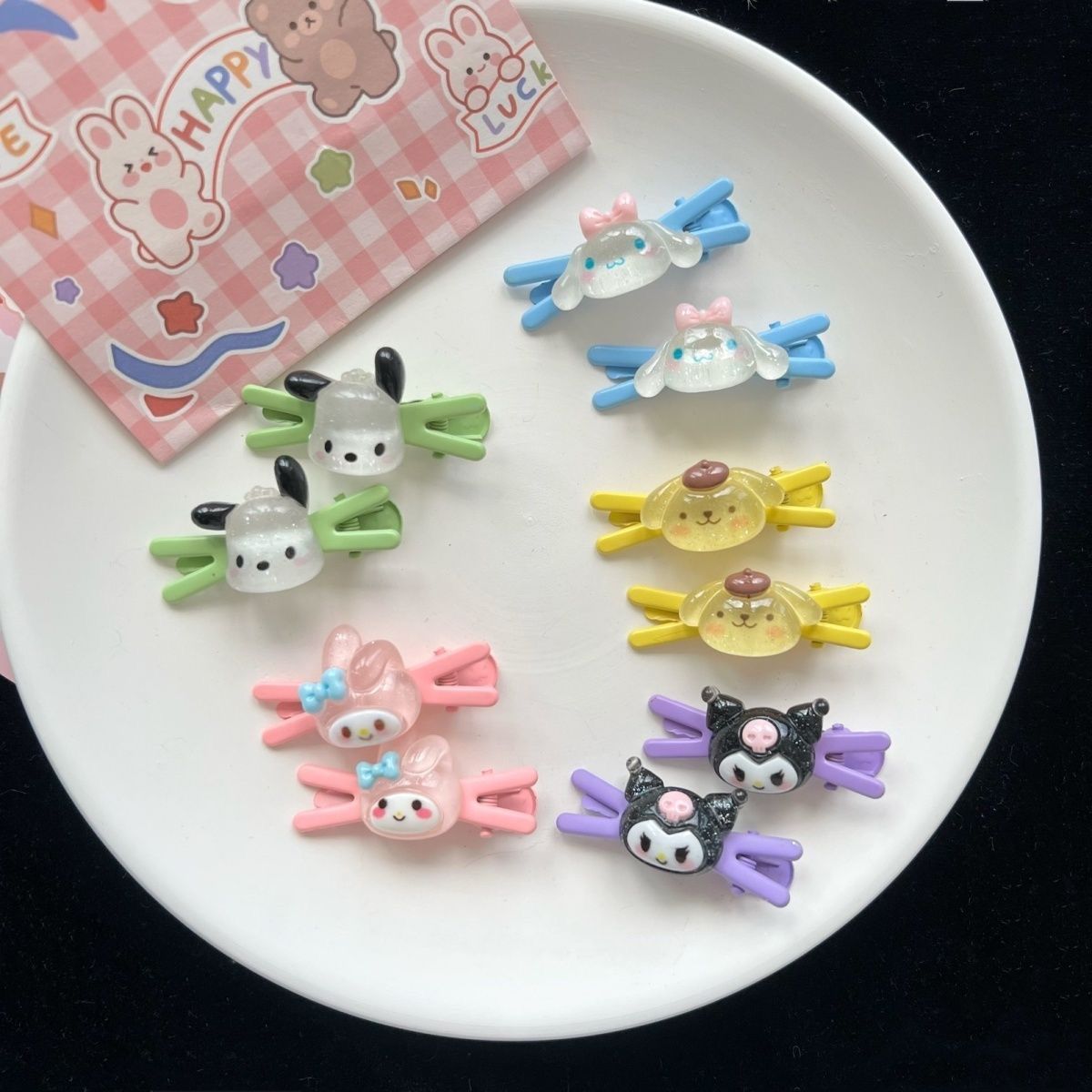 Sanrio cartoon children's hair clips, cute X-shaped student girl's broken hair clips, fringe seaside clips, handmade hair clips wholesale Application Scenario