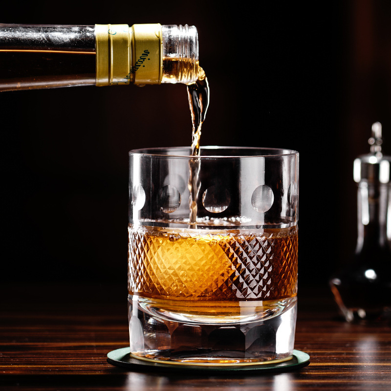 Thick-bottomed engraved whisky glasses, bar wine glasses, spirits glasses, high-end glasses, hand-engraved wholesale gifts, direct sales Specification drawing
